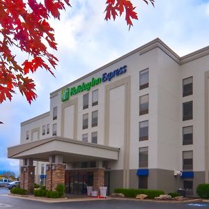 Holiday Inn Express & Suites Fayetteville University Of Arkansas Area, An Ihg Hotel